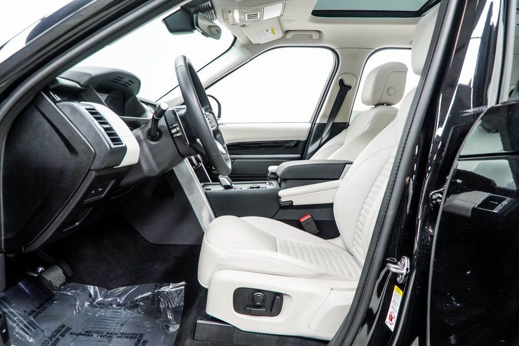 2025 Land Rover Discovery S