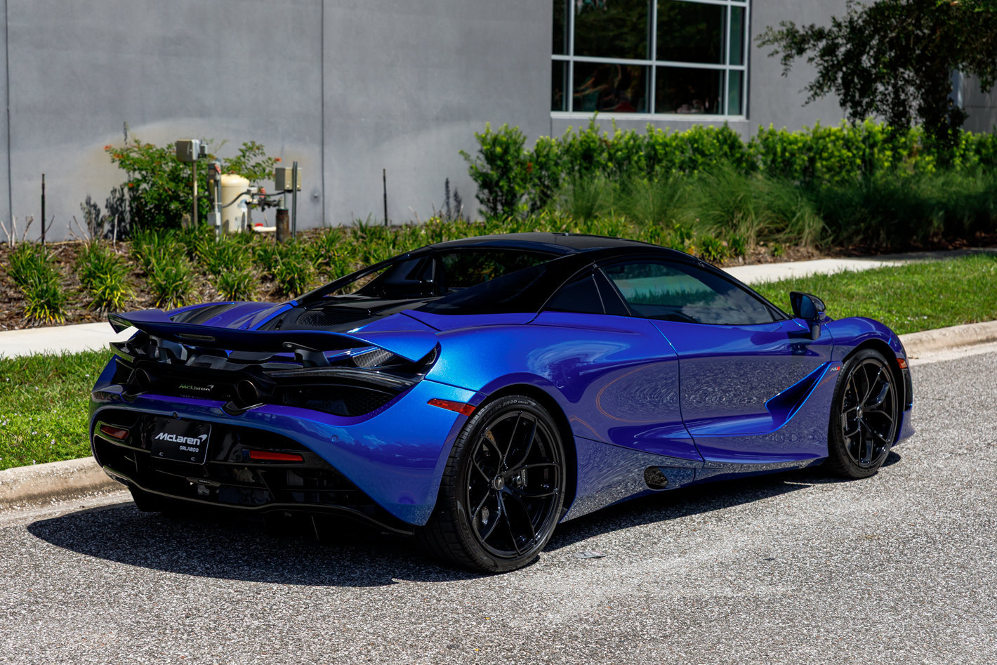 Used 2022 McLaren 720S Luxury photo 10