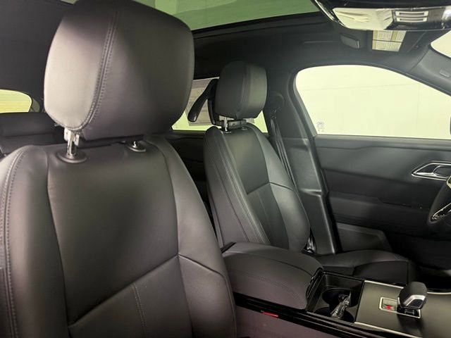 2026 Land Rover Range Rover Velar Dynamic SE