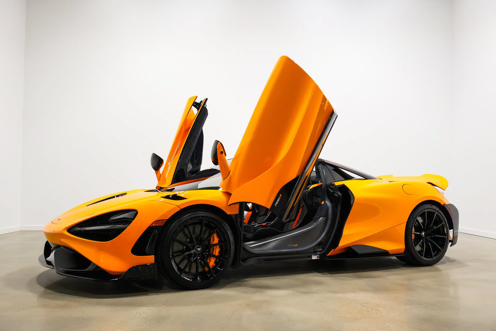 Used 2022 McLaren 765LT photo 11