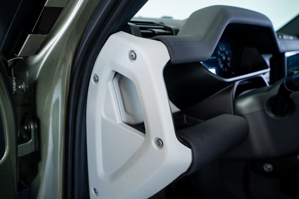 2020 Land Rover Defender 110 SE