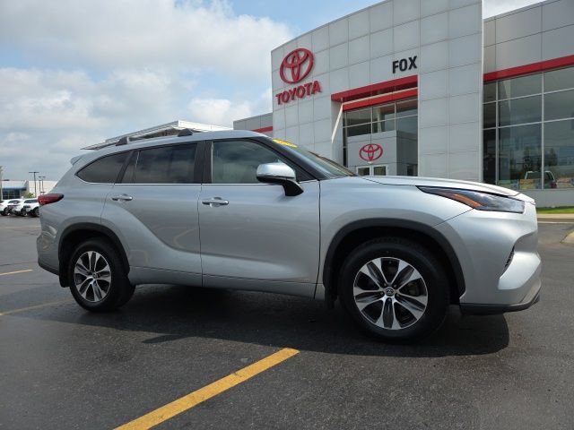 Used 2023 Toyota Highlander XLE