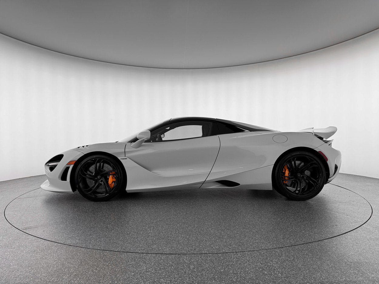 Used 2026 McLaren 750S Spider photo 2