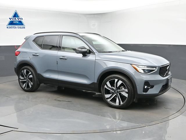 Used 2023 Volvo XC40 B5 Plus w/ Protection Package Premier