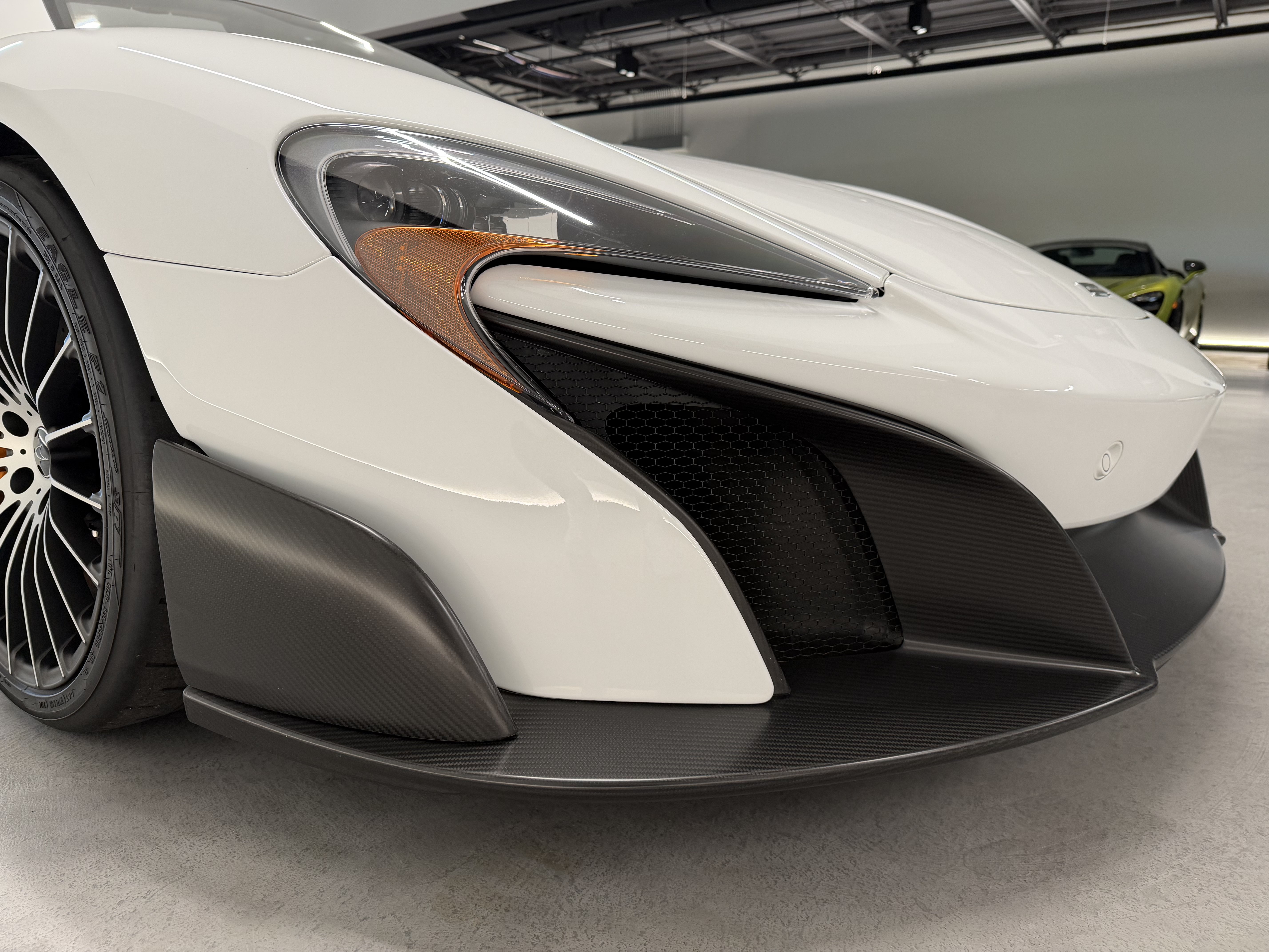 Used 2016 McLaren 675LT Spider photo 11