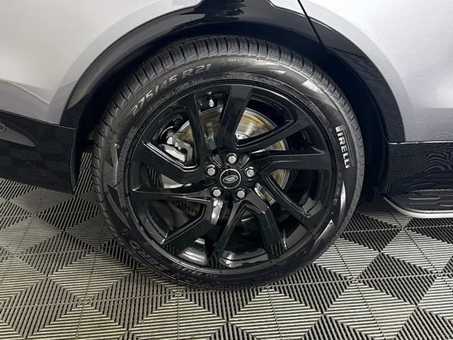 2025 Land Rover Discovery Dynamic SE