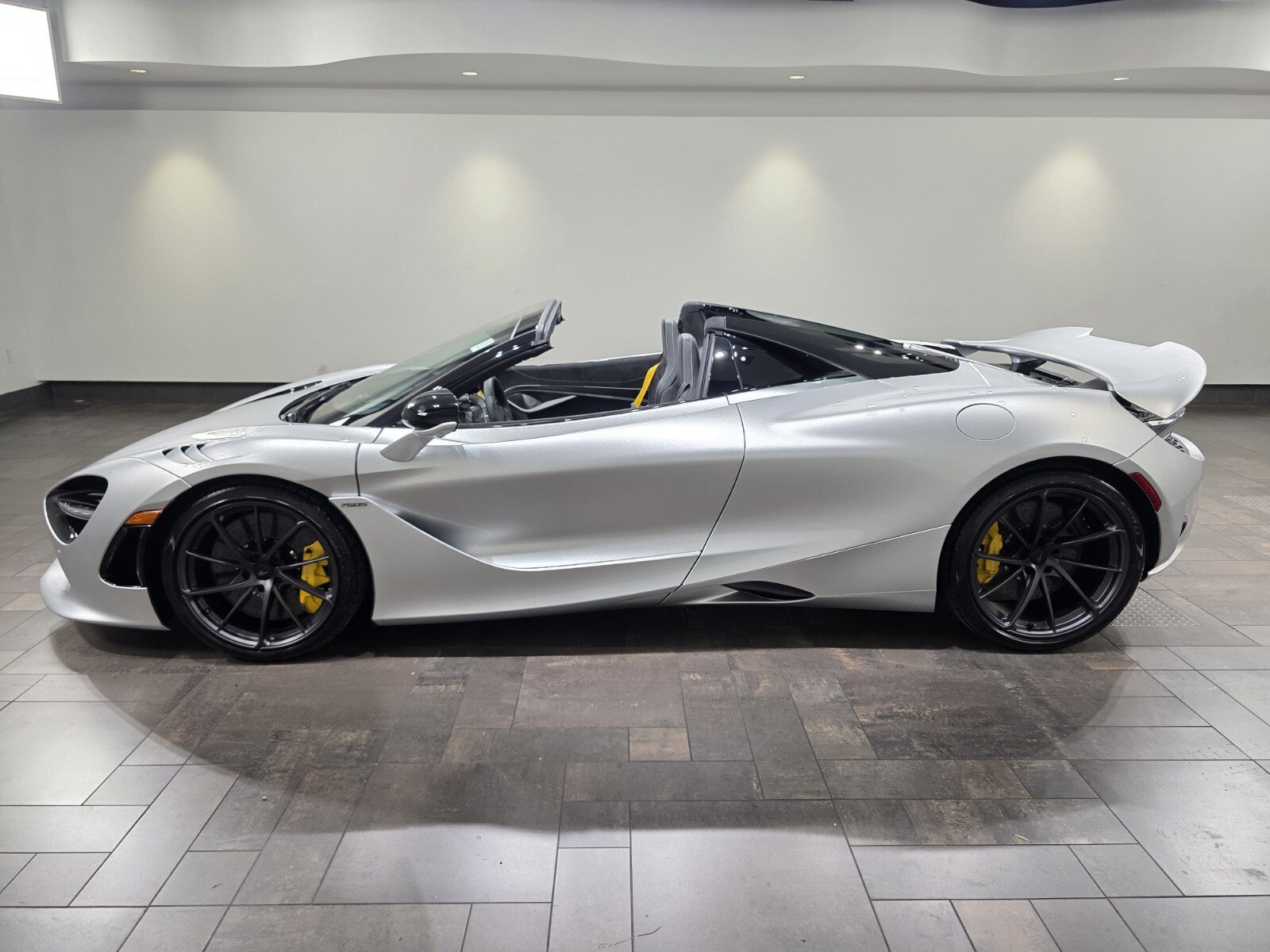New 2027 McLaren 750S Spider 3