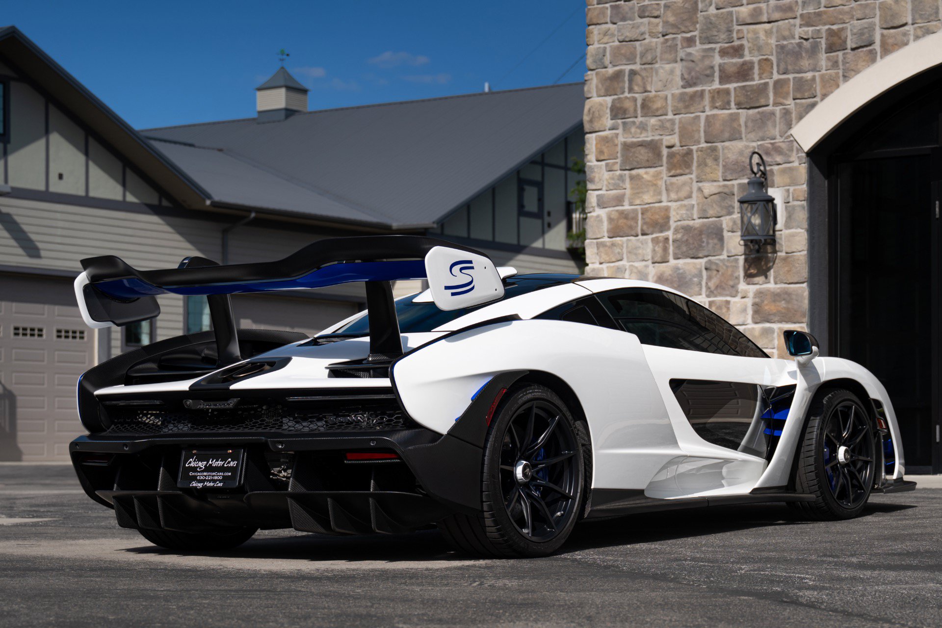 Used 2019 McLaren Senna photo 11