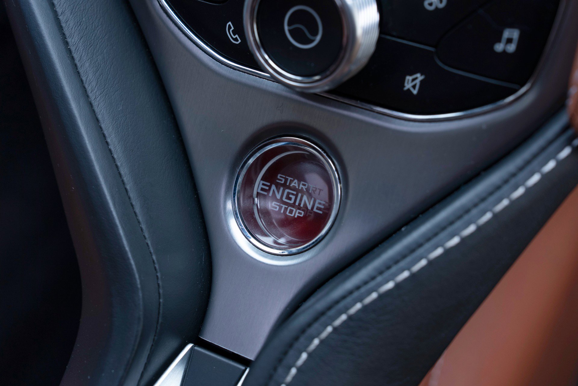 Used 2018 McLaren 720S Performance photo 55