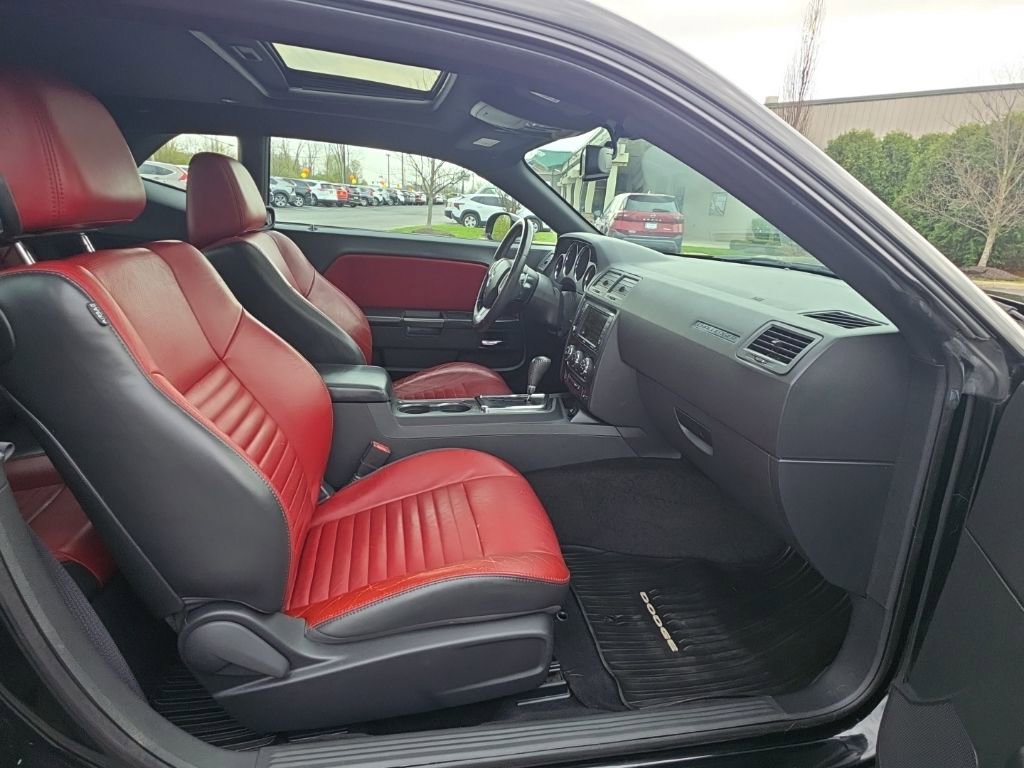 2014 Dodge Challenger SXT Plus