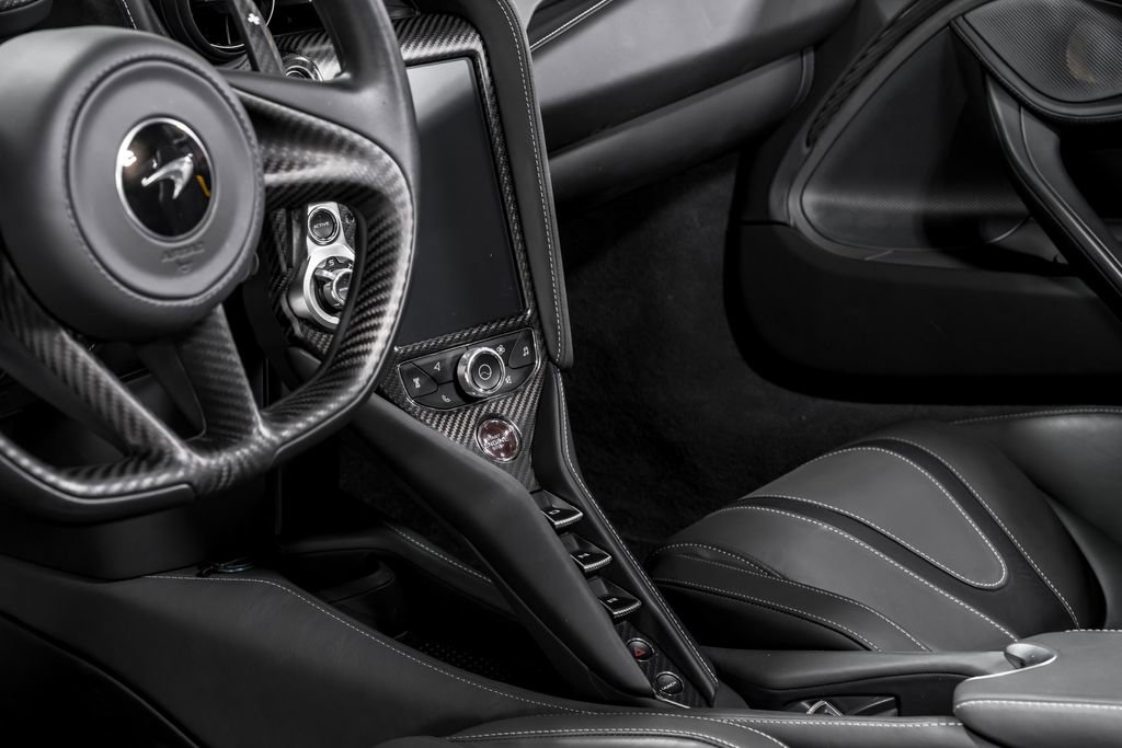 Used 2022 McLaren 720S Spider photo 18