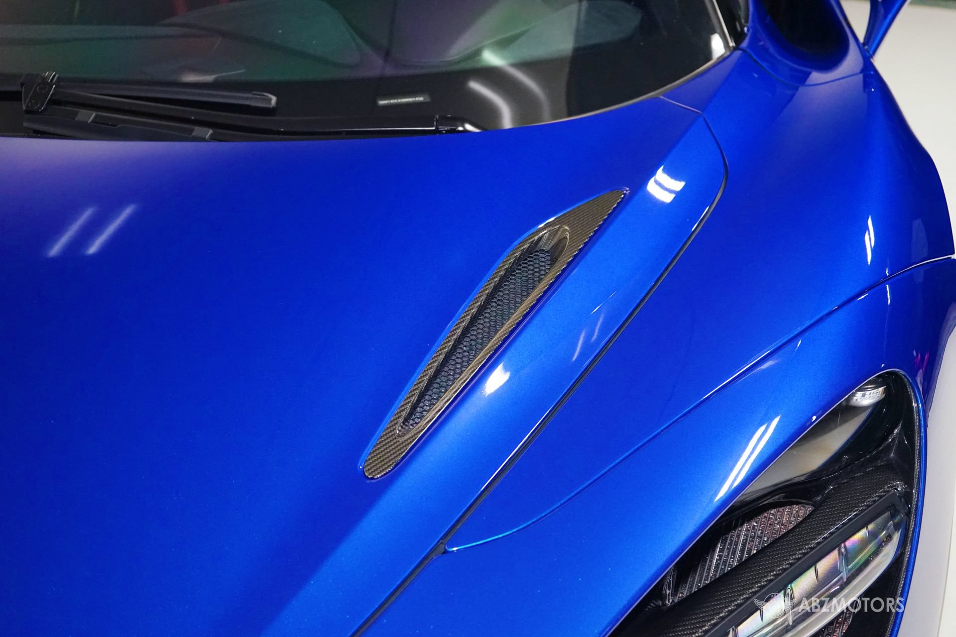 Used 2018 McLaren 720S Performance photo 16