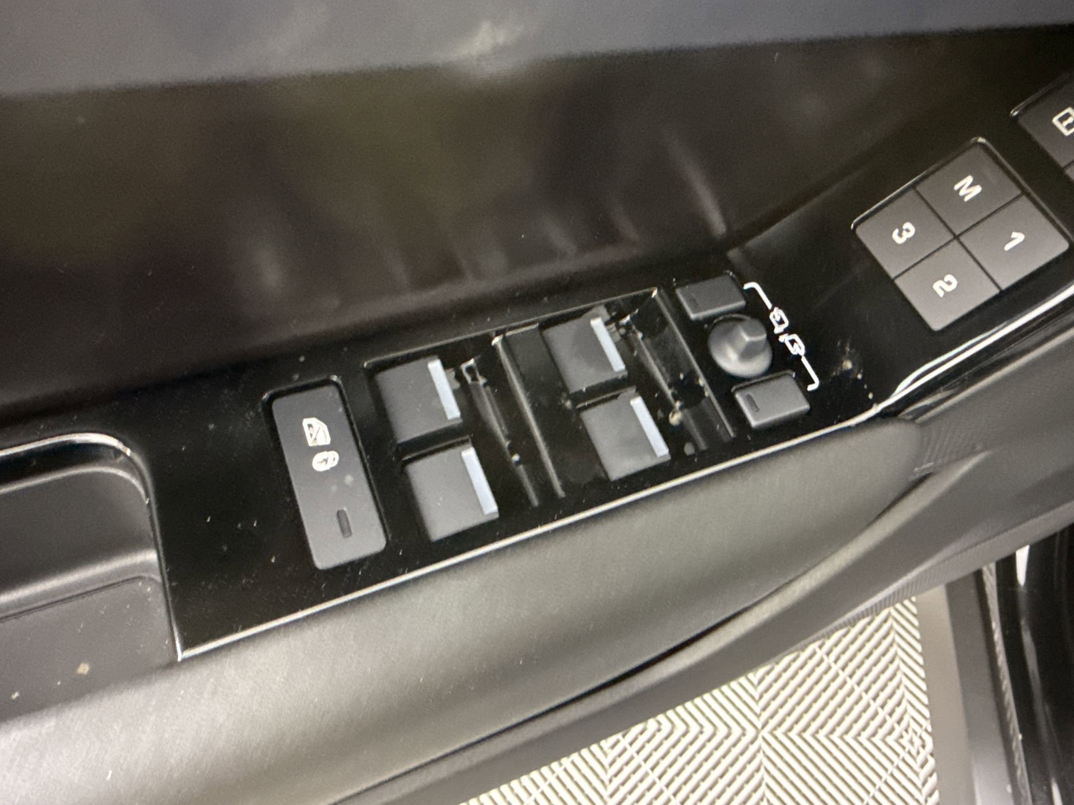 2026 Land Rover Range Rover Velar Dynamic SE