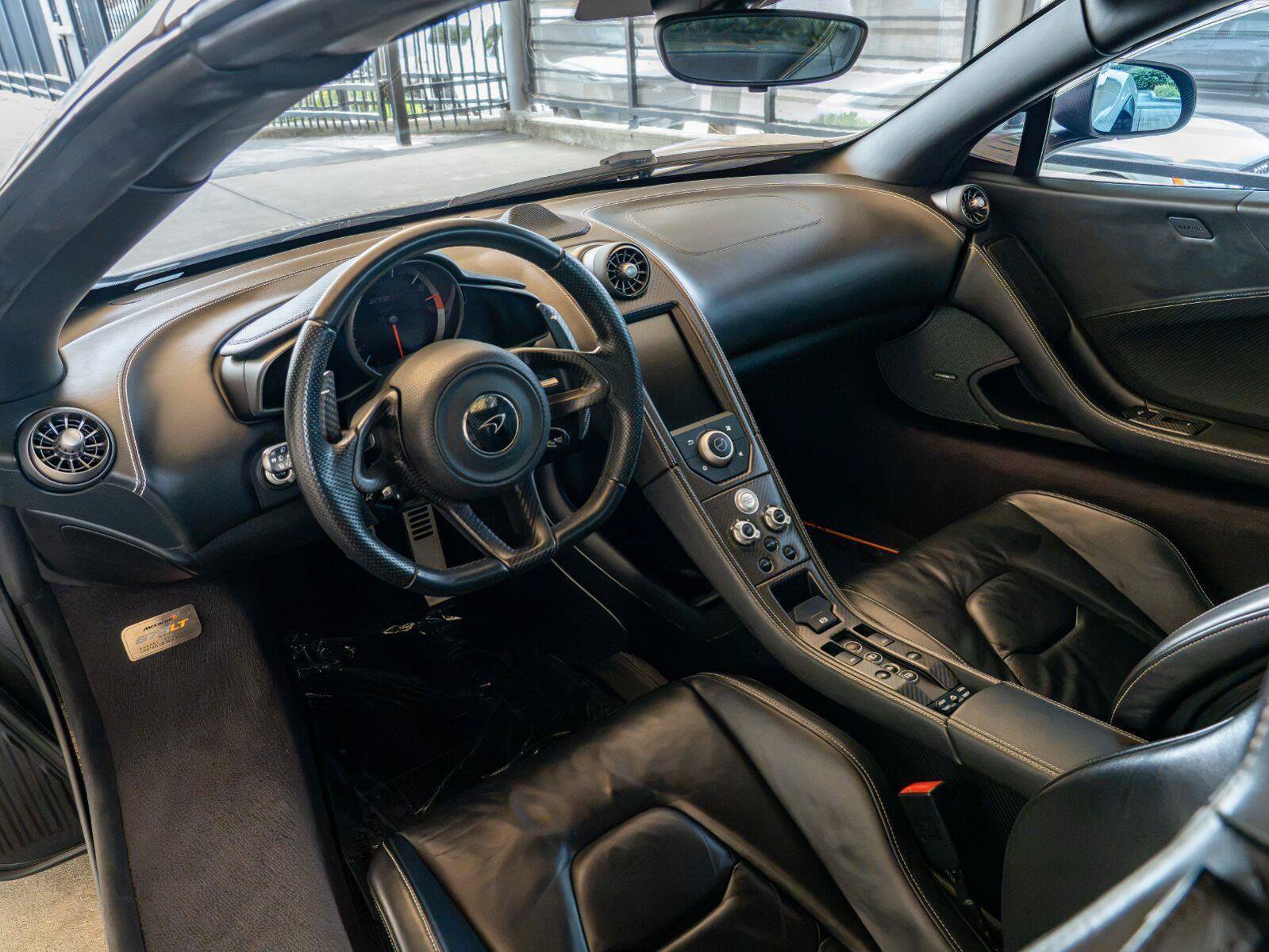 Used 2016 McLaren 675LT Spider photo 11