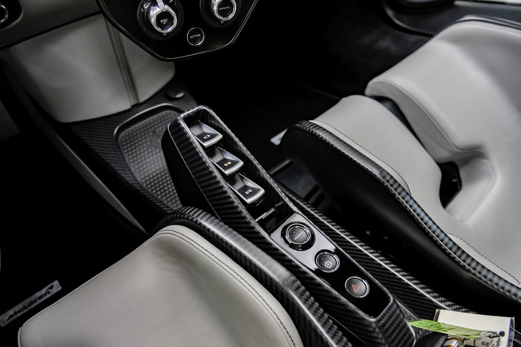 Used 2019 McLaren Senna photo 27