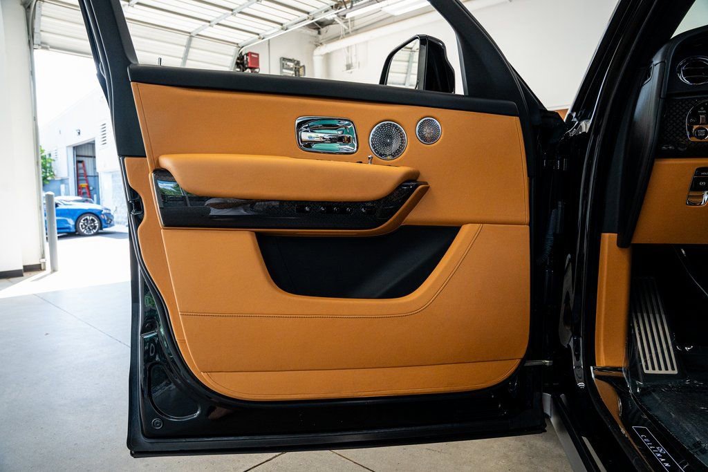 2022 Rolls-Royce Cullinan Black Badge