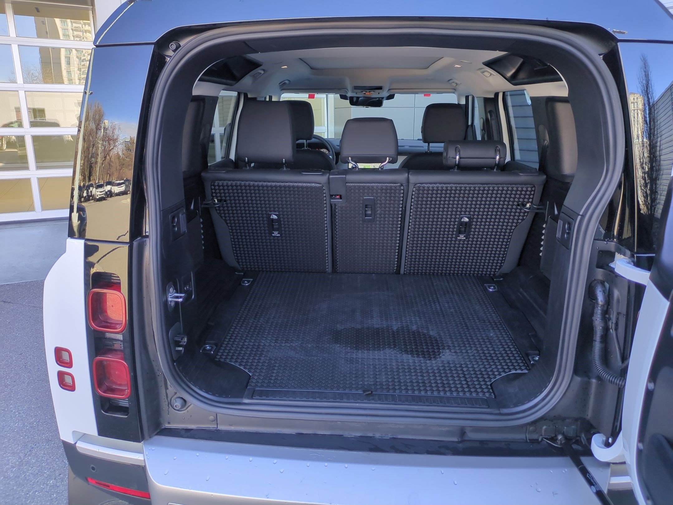 2025 Land Rover Defender 110 S