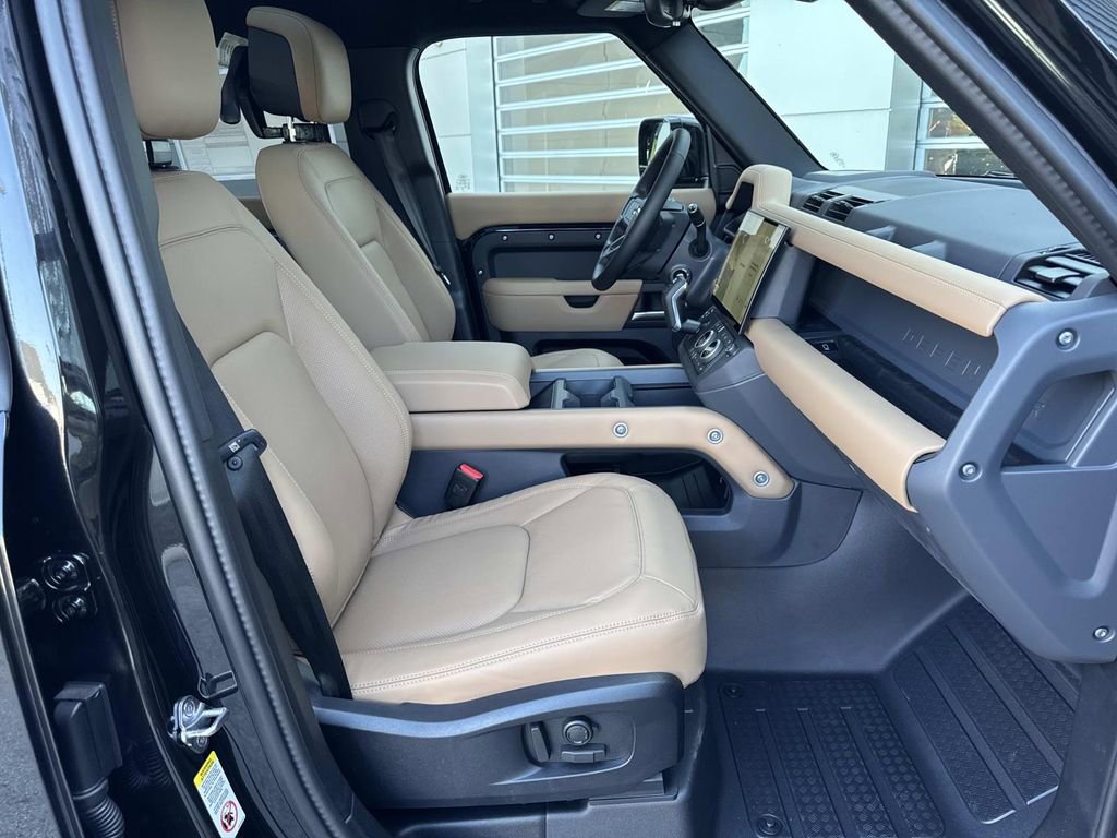 2026 Land Rover Defender 110 X-Dynamic SE