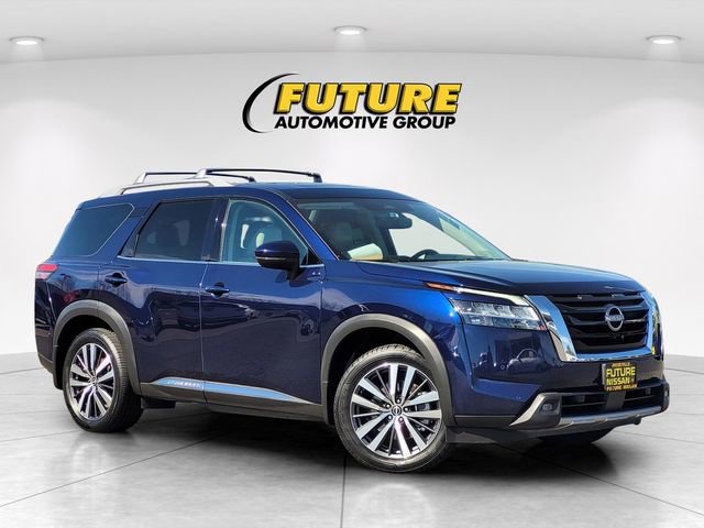 Certified 2022 Nissan Pathfinder Platinum w/ Cargo Package