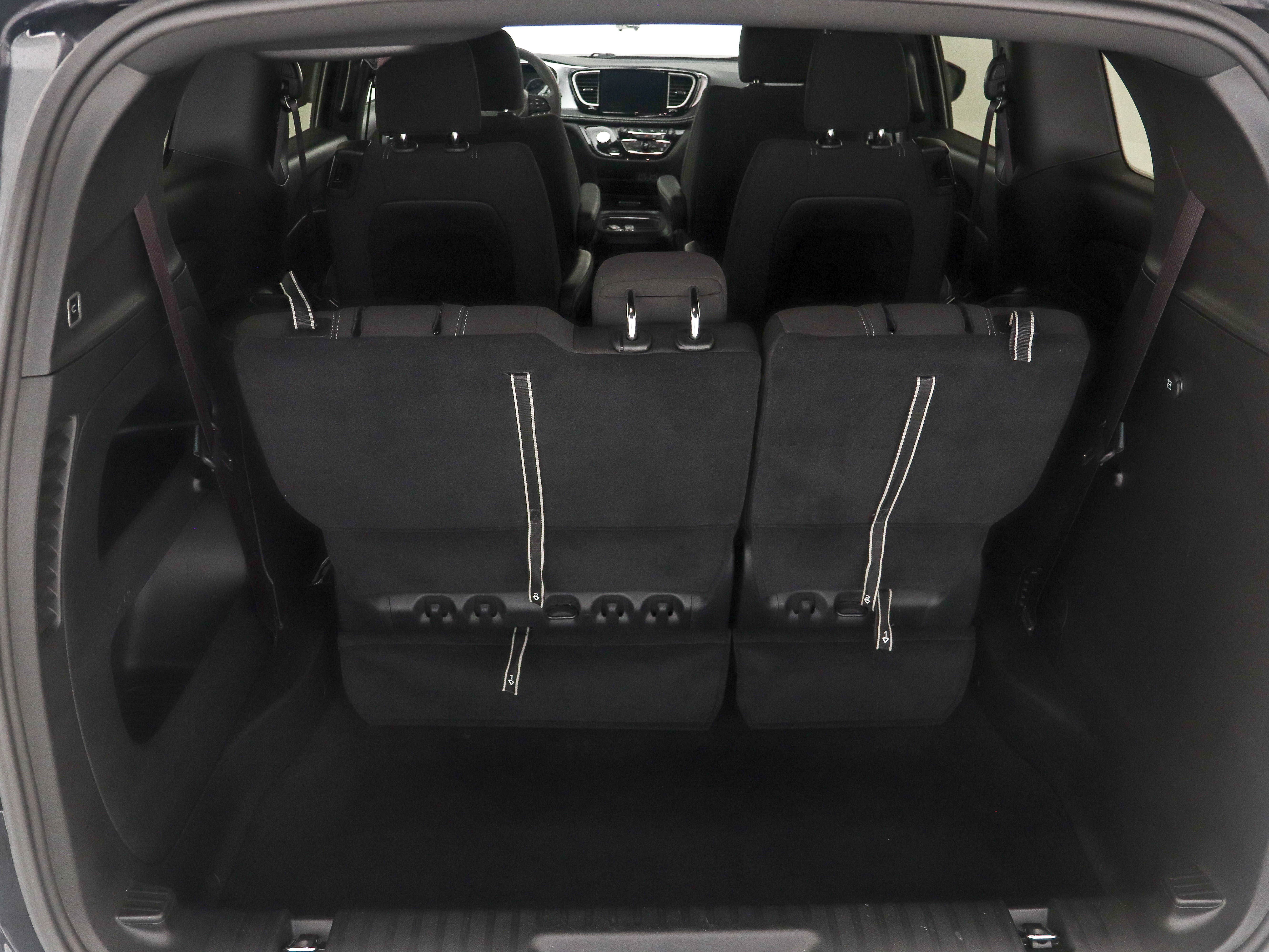 2024 Chrysler Pacifica Touring - Photo 12
