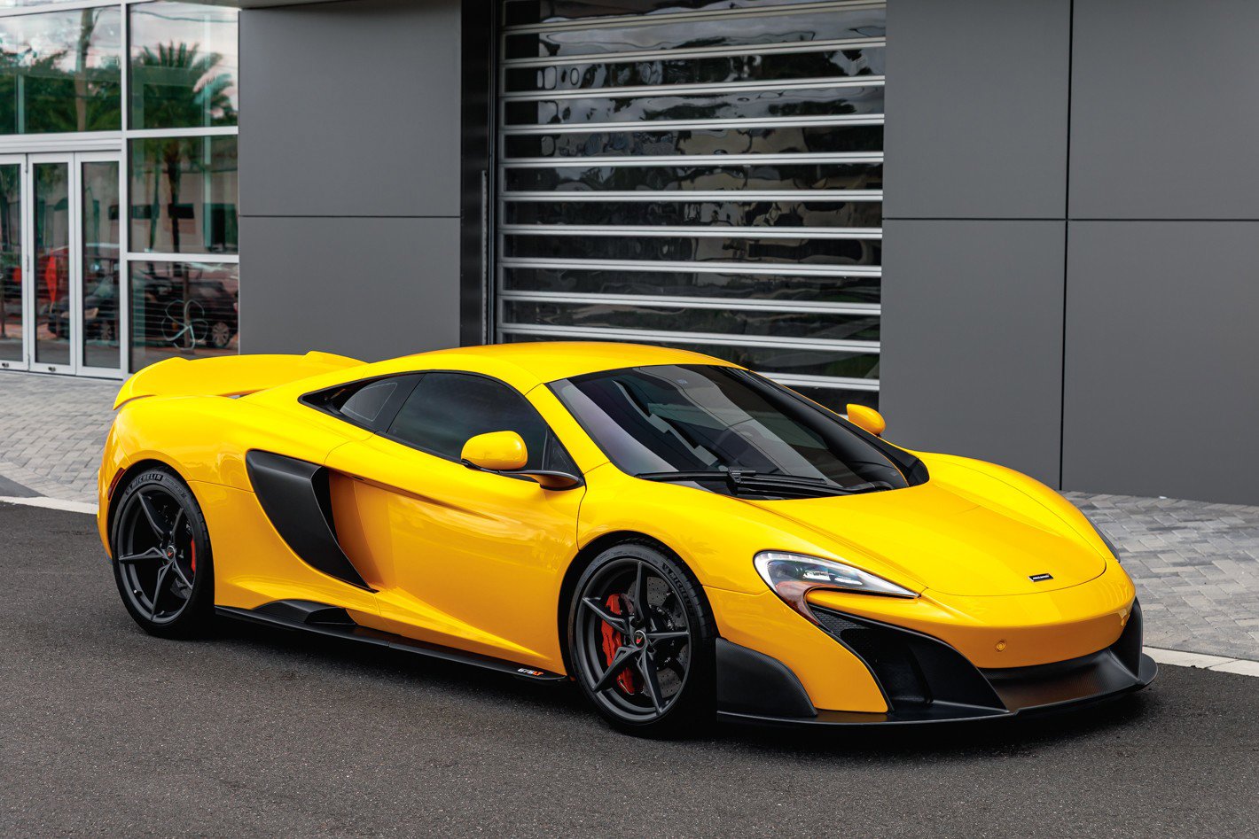 Used 2016 McLaren 675LT Coupe photo 25