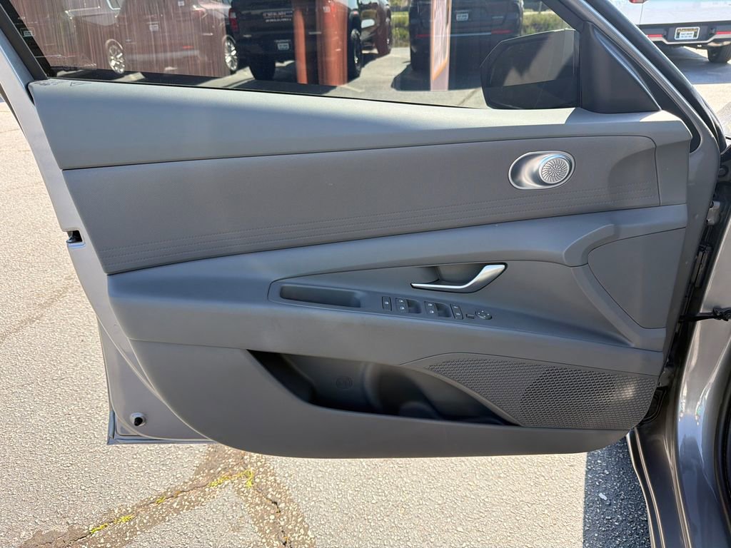 2025 Hyundai Elantra Blue