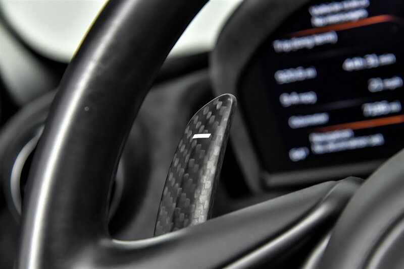 Used 2020 McLaren 720S Spider photo 24