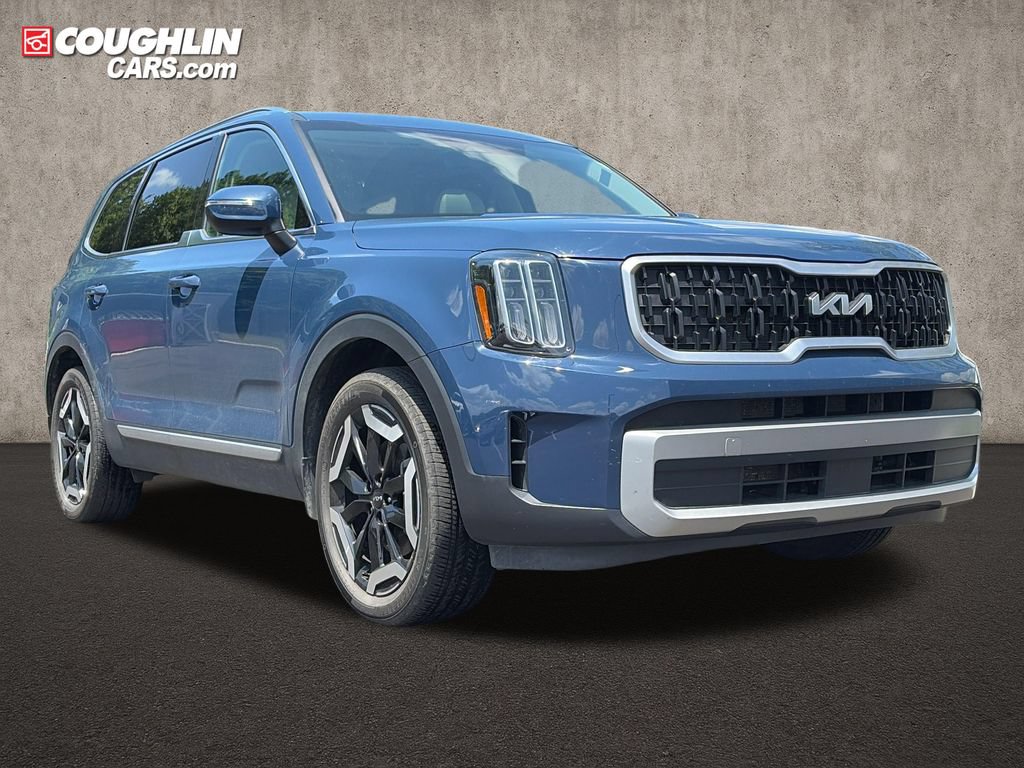 Used 2023 Kia Telluride EX w/ EX Captain's Chair Package