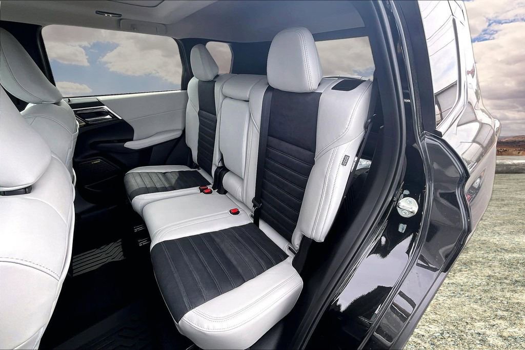 2026 Mitsubishi Outlander FWD