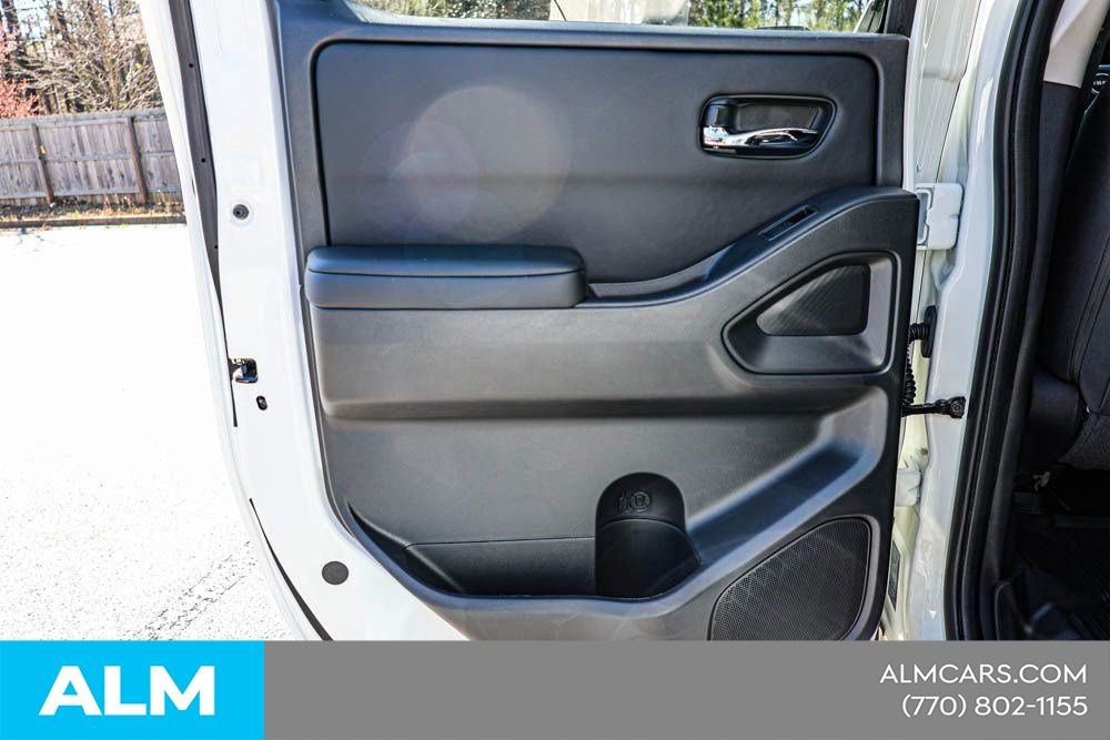 2025 Nissan Frontier SV