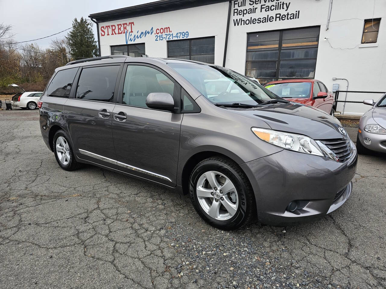 2017 Toyota Sienna LE