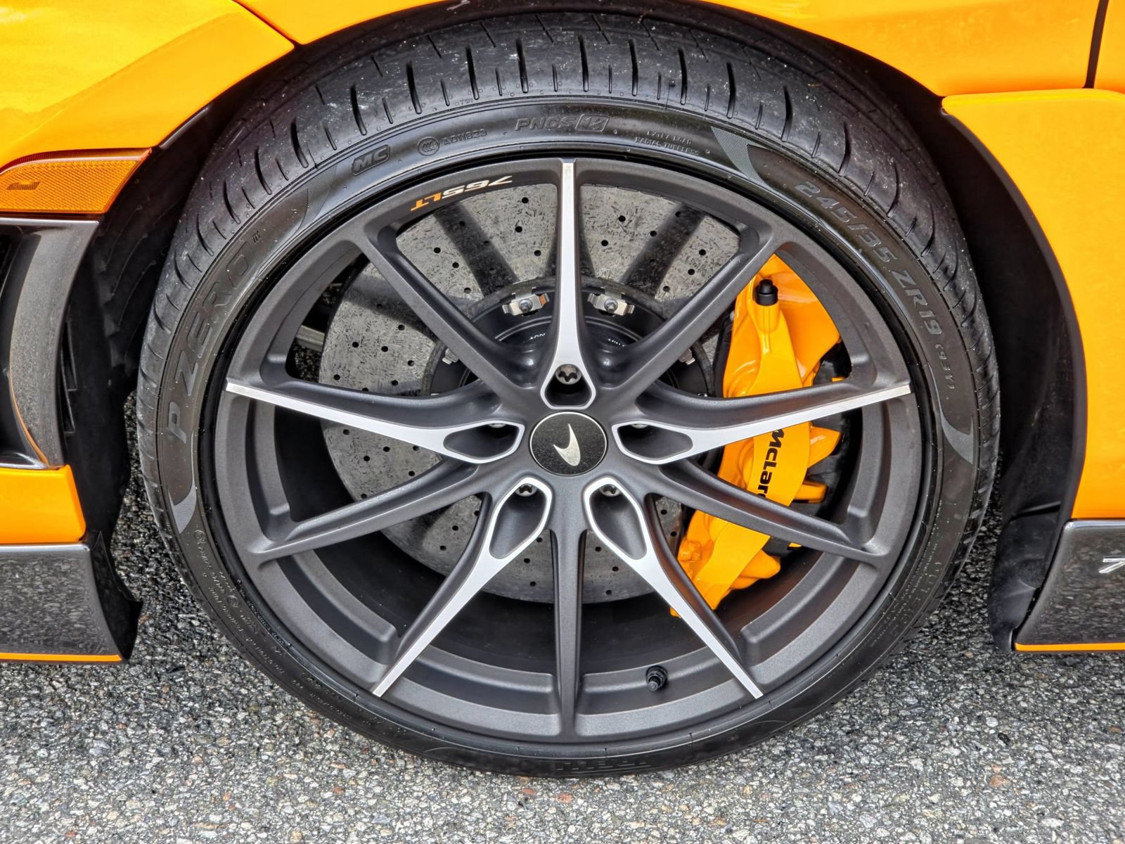 Used 2022 McLaren 765LT photo 16