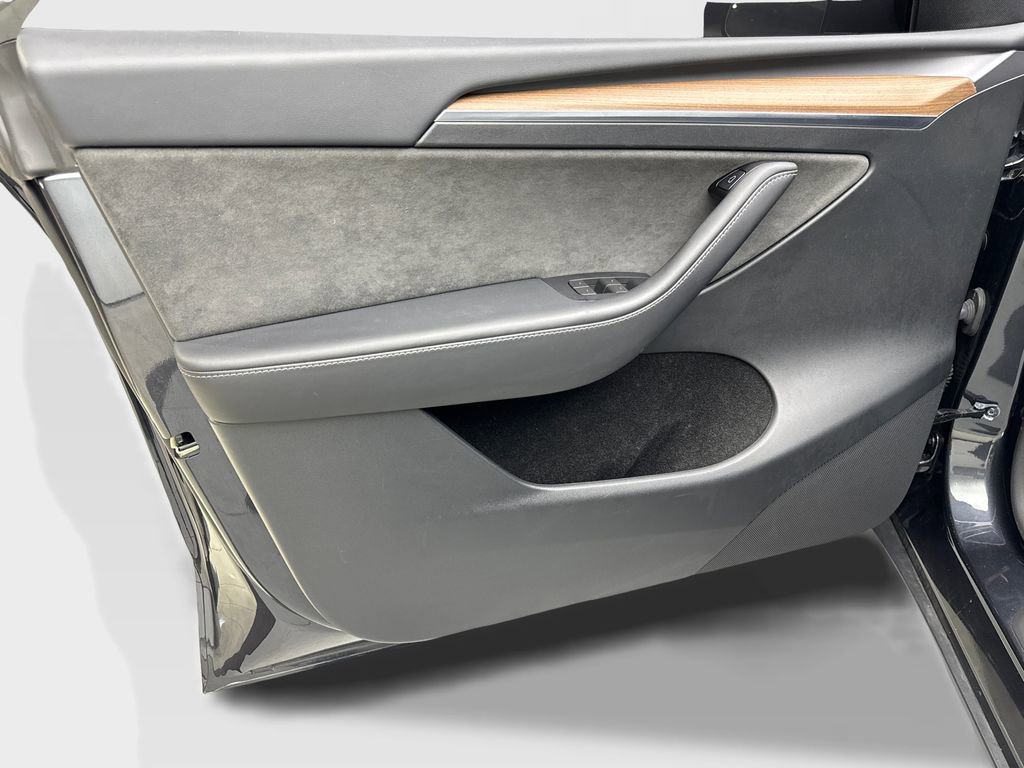 2024 Tesla Model Y Performance