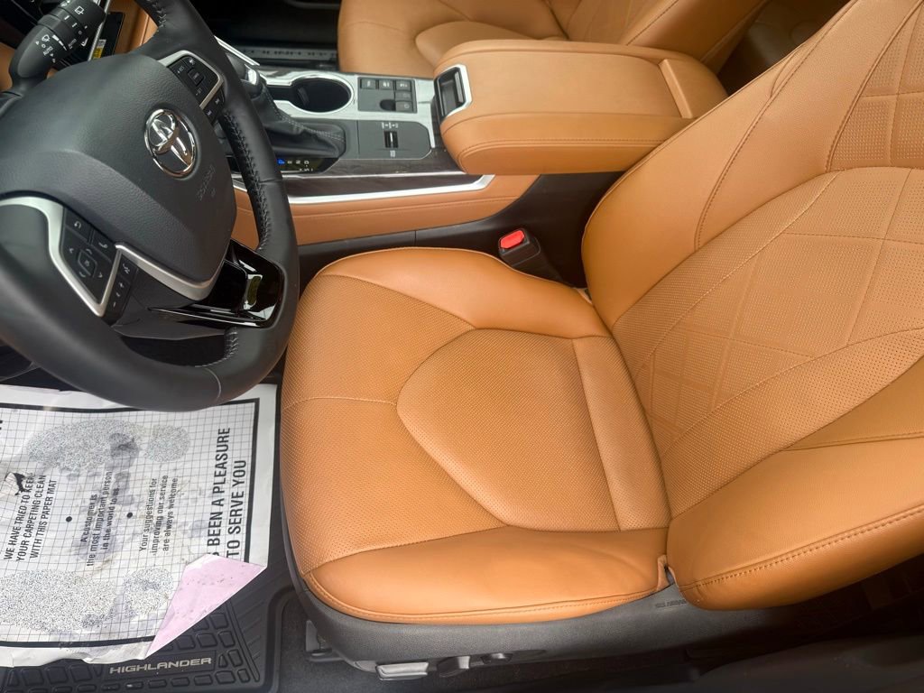 2025 Toyota Highlander Platinum