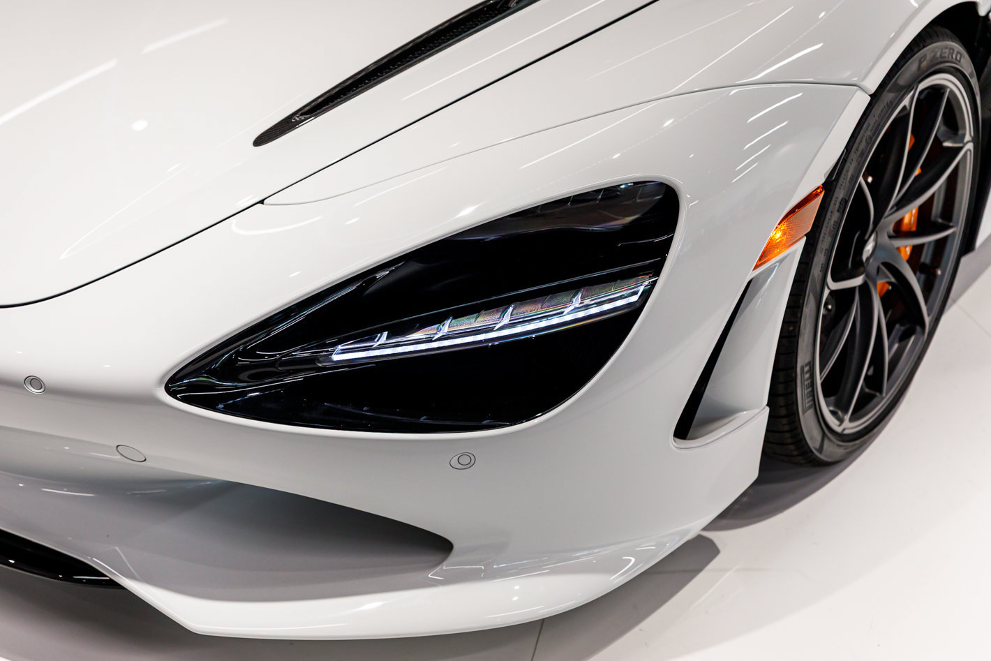 Used 2027 McLaren 750S photo 31