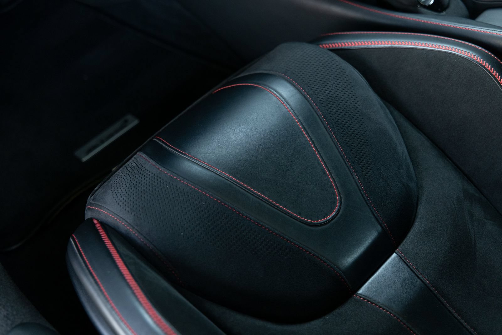 Used 2021 McLaren 720S Performance photo 29