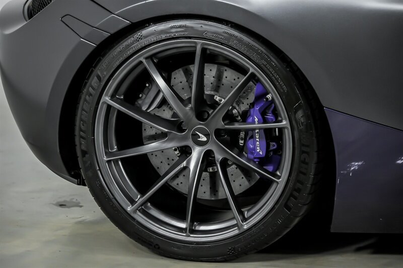 Used 2019 McLaren 720S photo 17