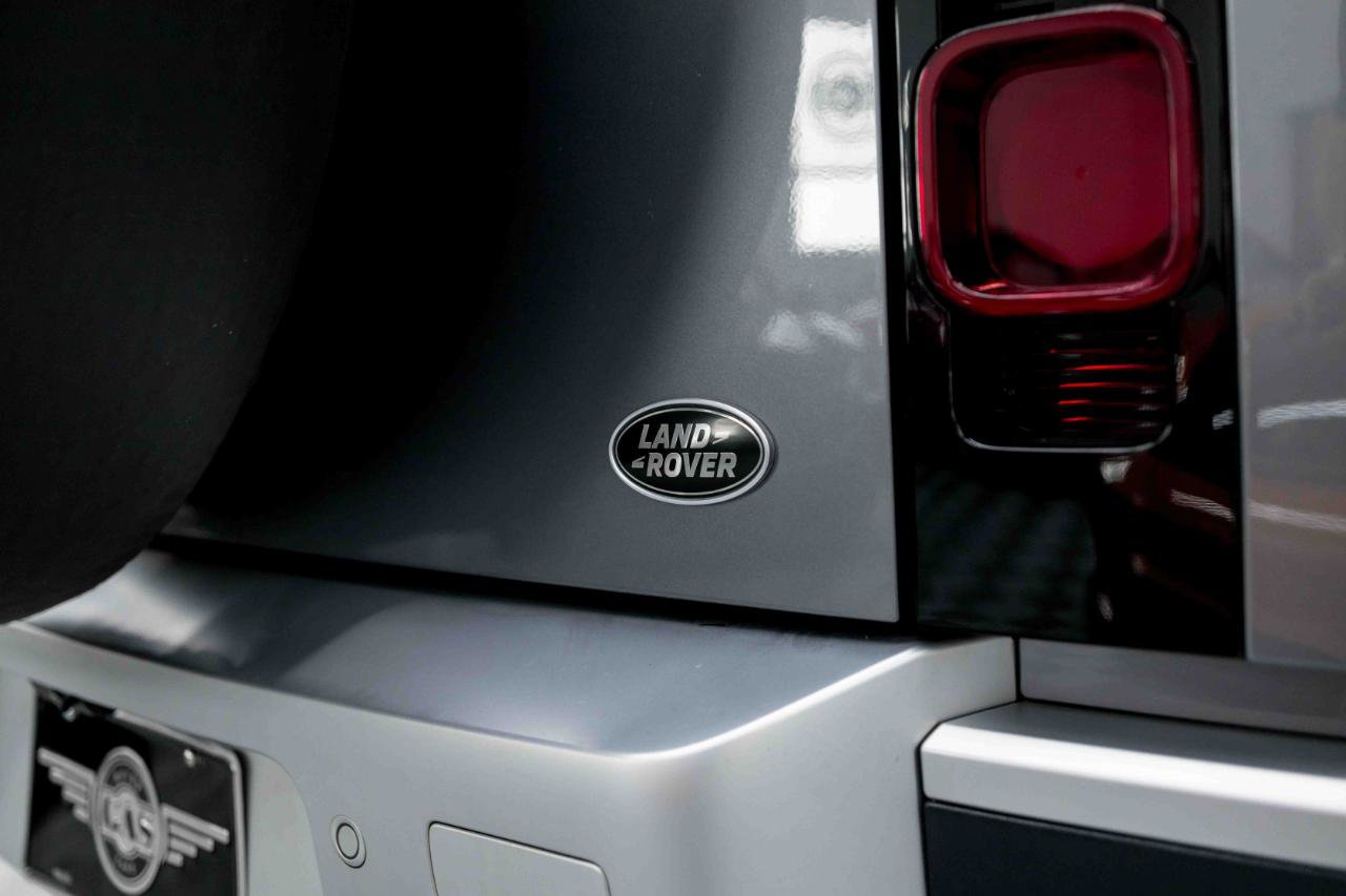 2023 Land Rover Defender 130 SE