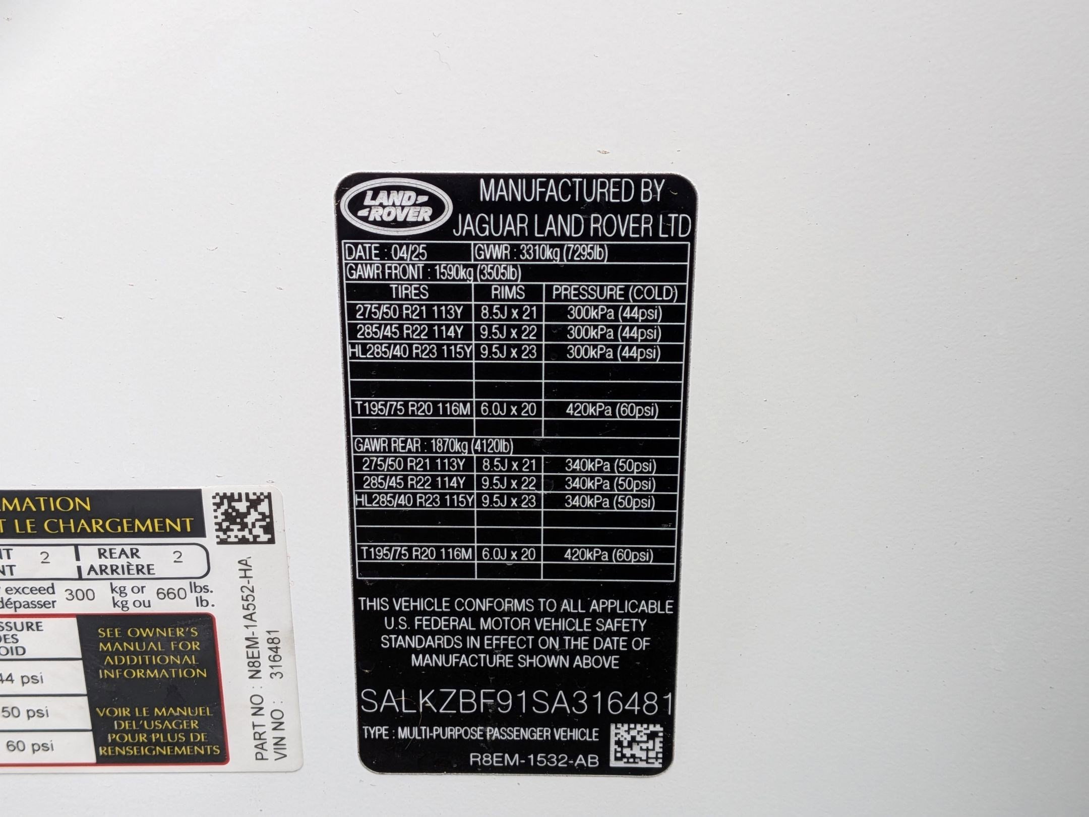 2025 Land Rover Range Rover SV