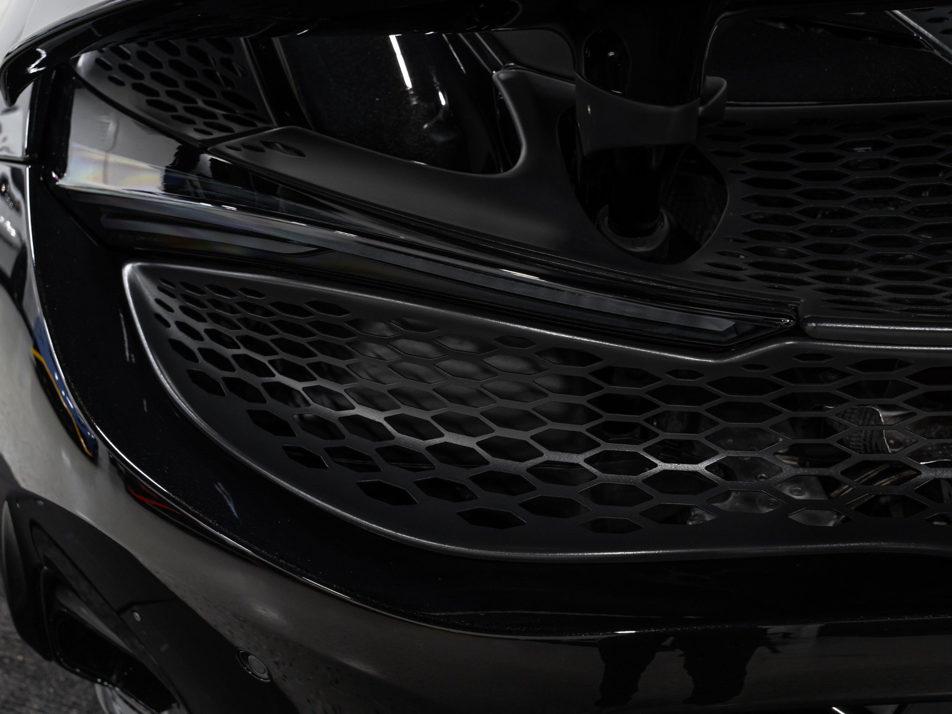 Used 2025 McLaren 750S Spider photo 38