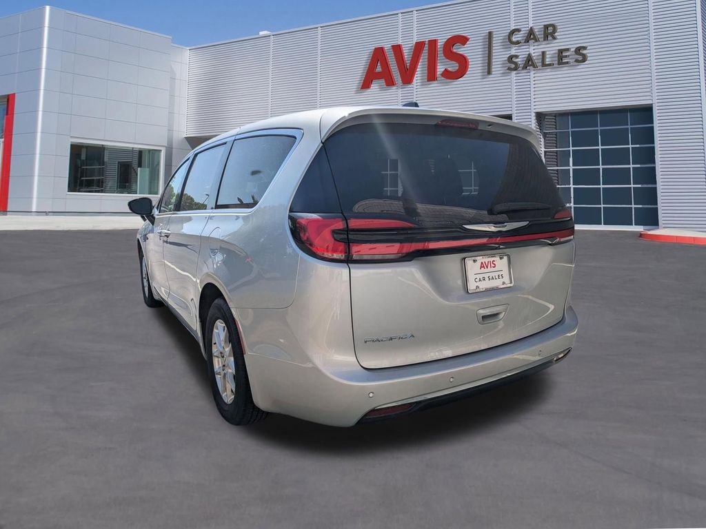 2024 Chrysler Pacifica Touring-L