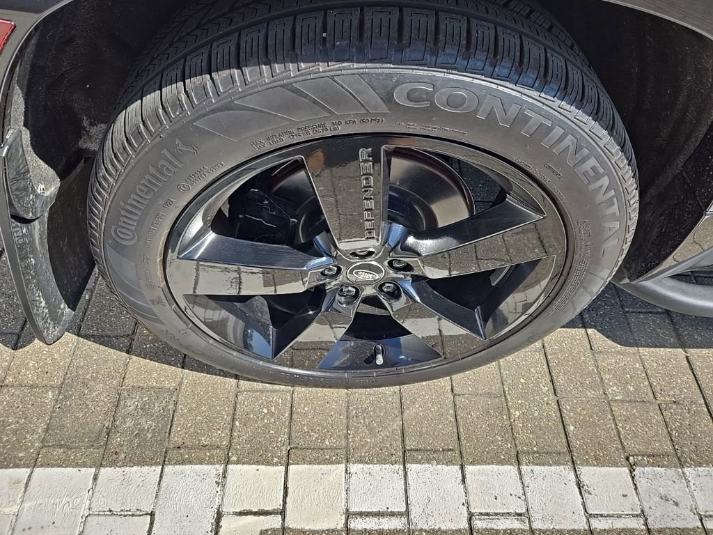 2024 Land Rover Defender 90 V8