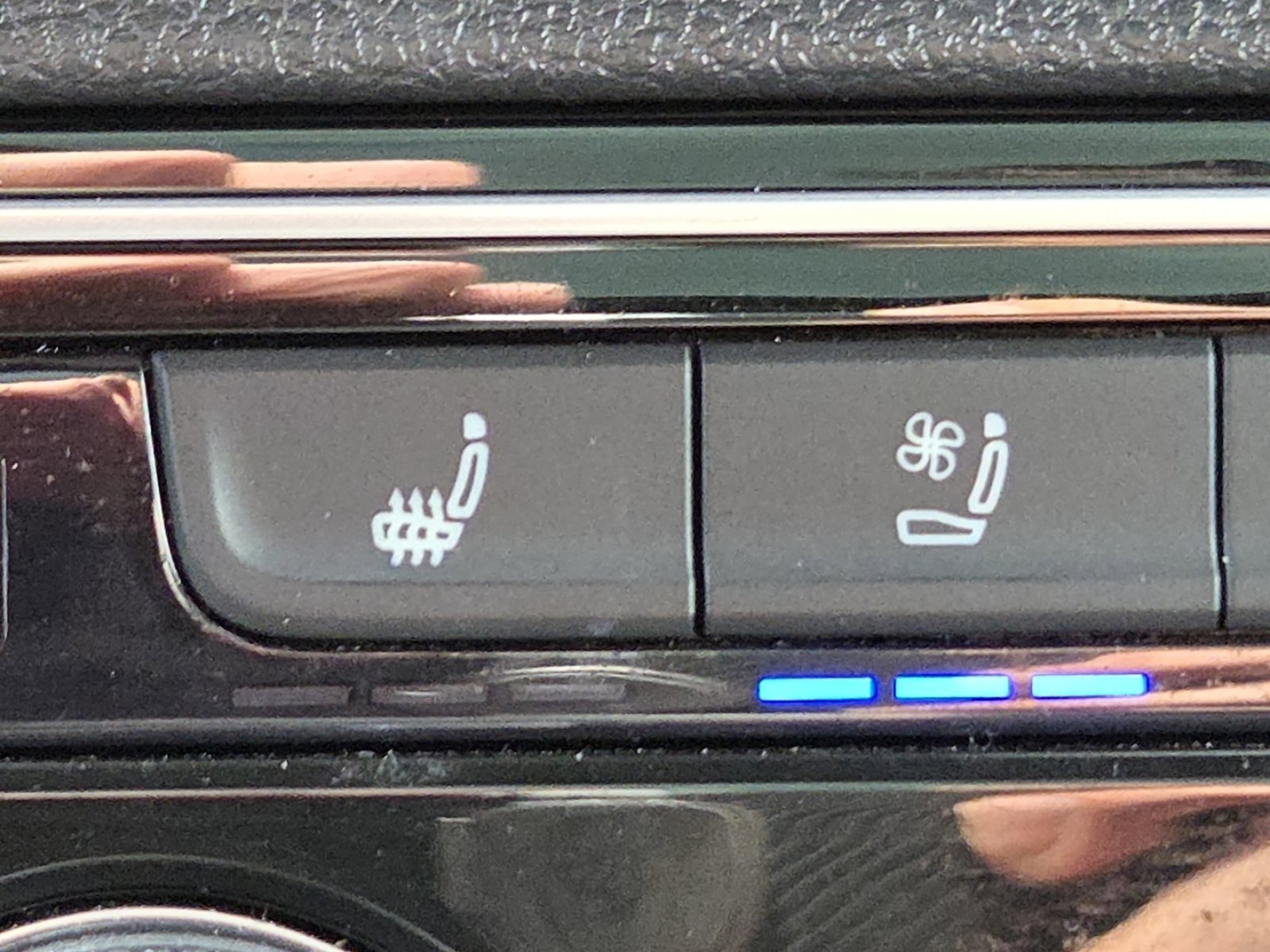 2022 Volkswagen Atlas Cross Sport SEL Premium R-Line