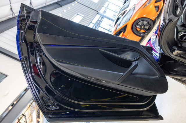 Used 2021 McLaren 720S Performance photo 27