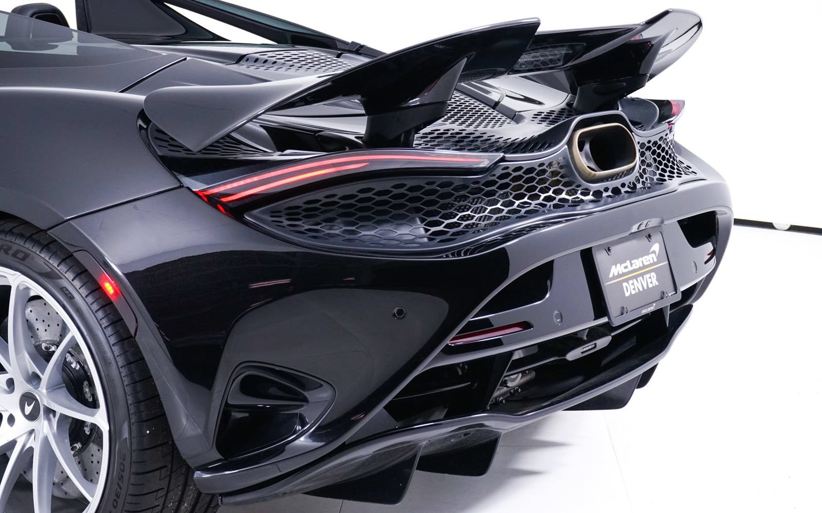 Used 2026 McLaren 750S Spider photo 17