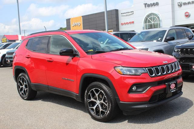 Used 2024 Jeep Compass Latitude