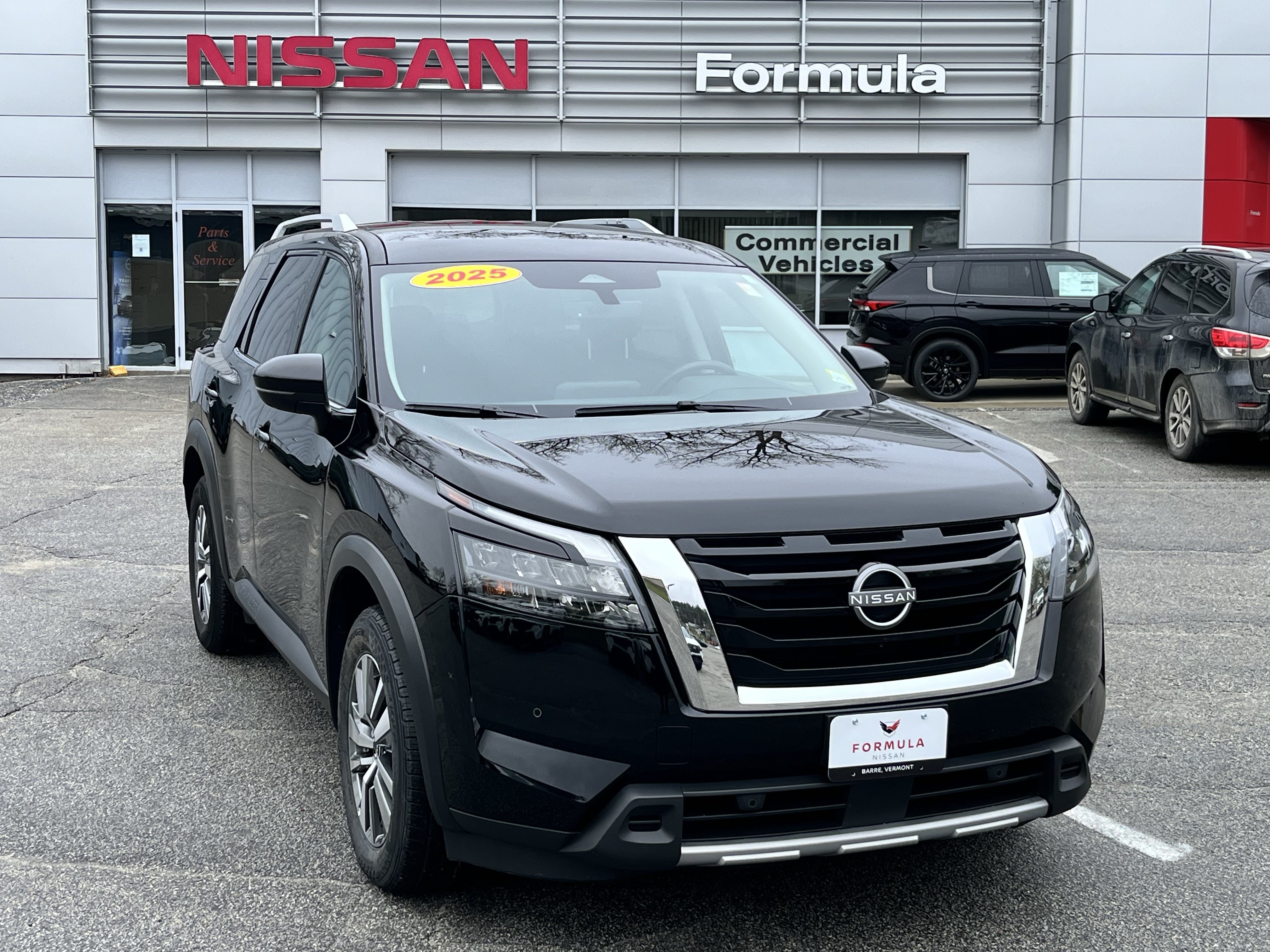 Used 2025 Nissan Pathfinder SL