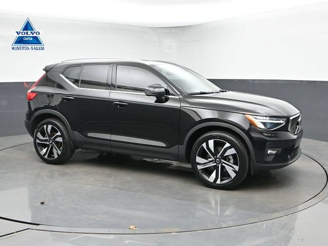 Used 2023 Volvo XC40 B5 Plus w/ Protection Package Premier