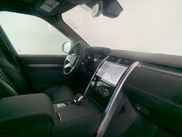 2025 Land Rover Discovery Dynamic SE