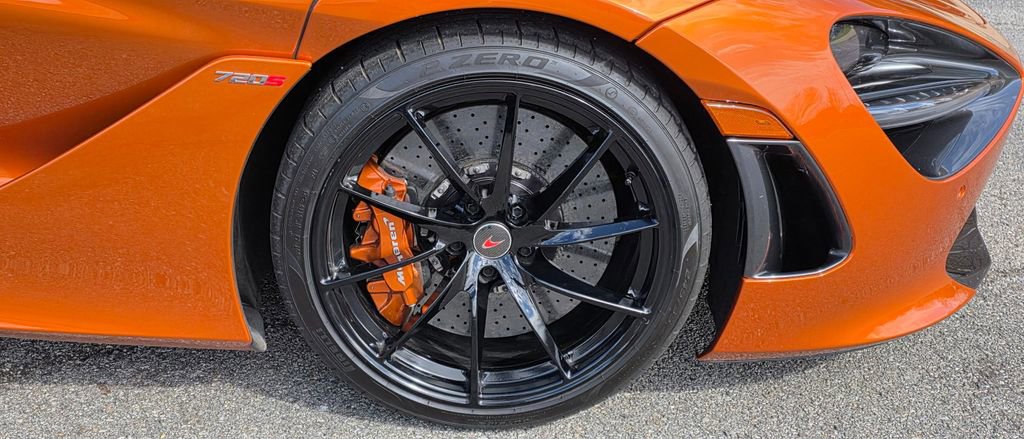 Used 2018 McLaren 720S Performance photo 14